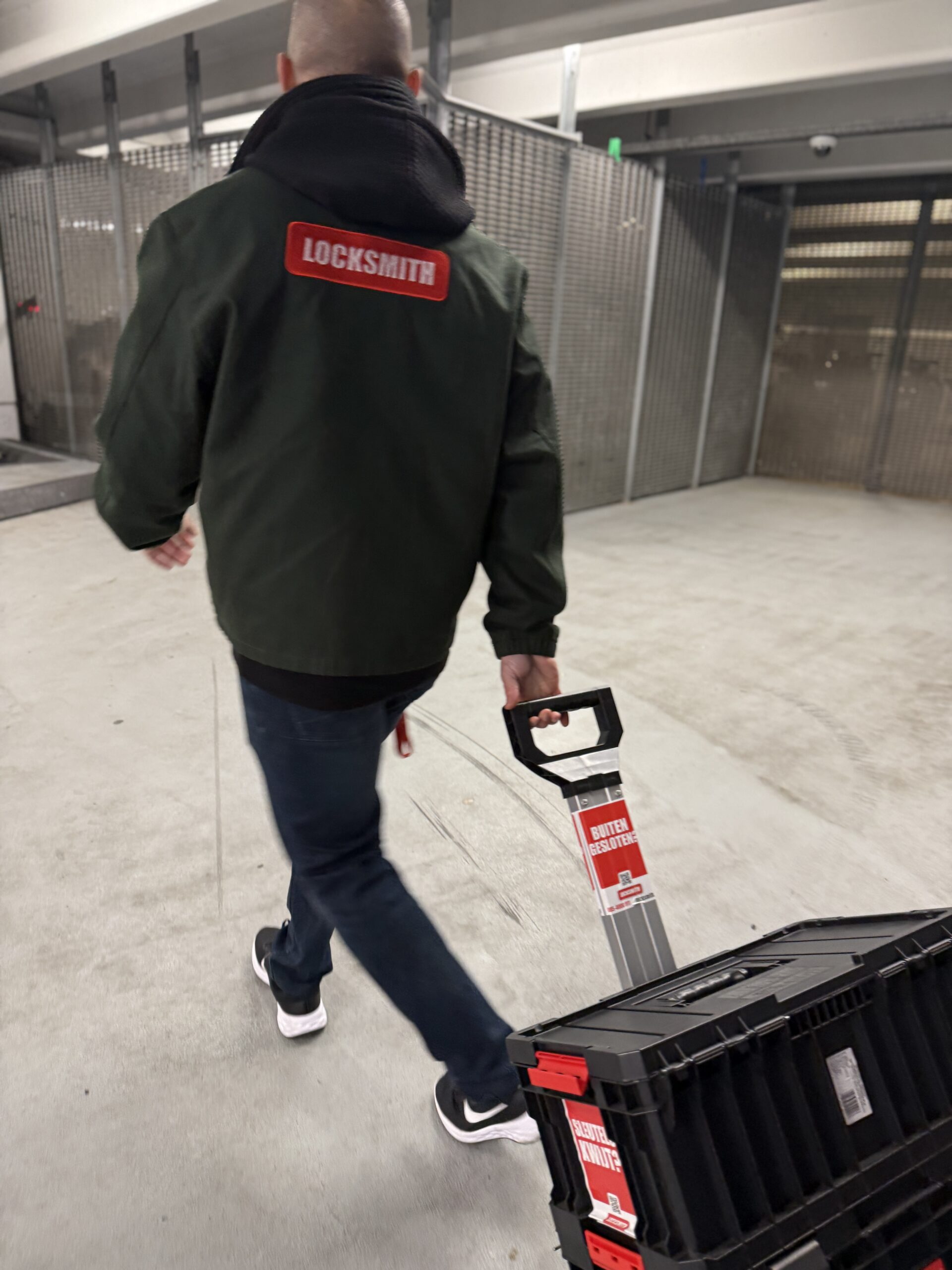 locksmith on his way